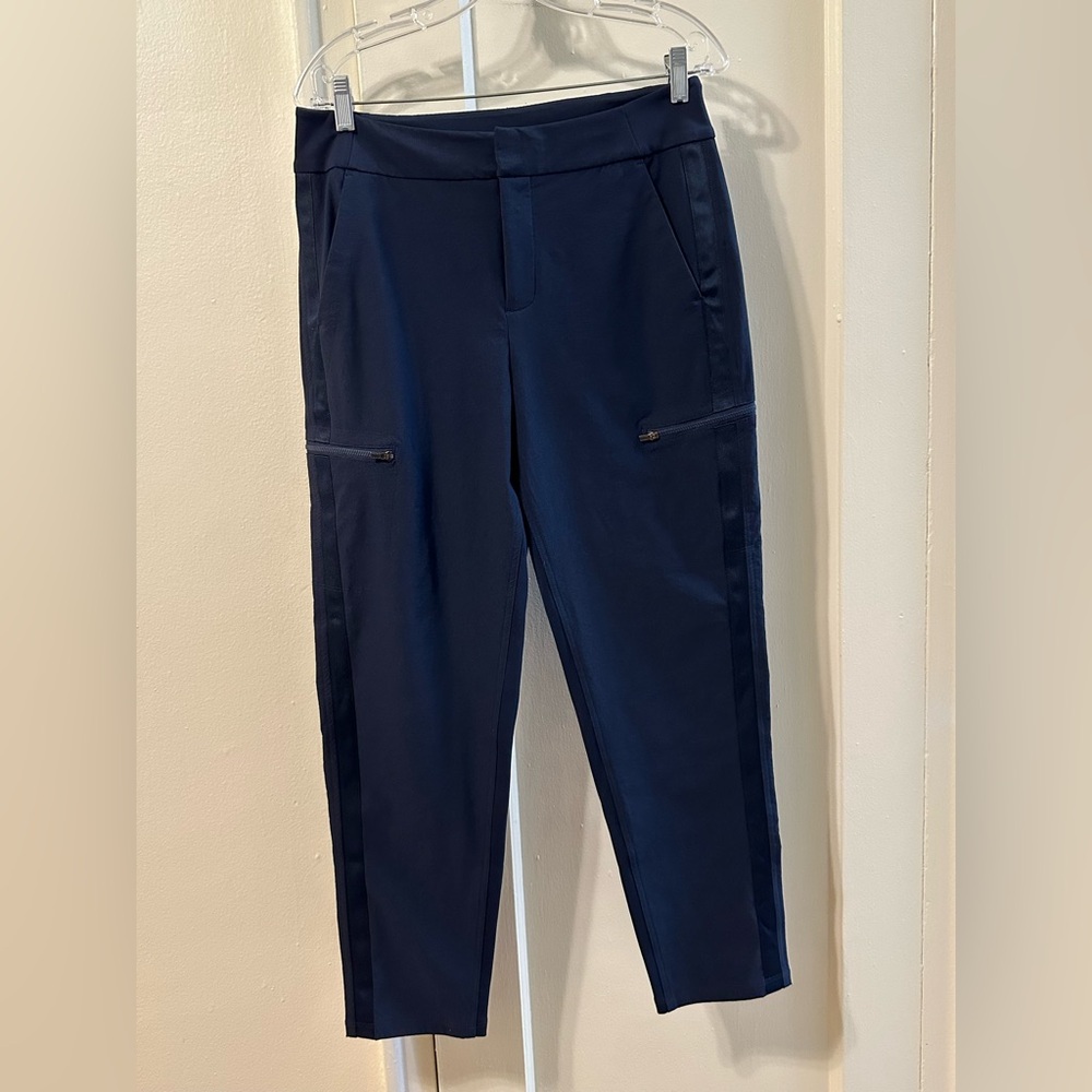 Athleta Pants zipper pockets